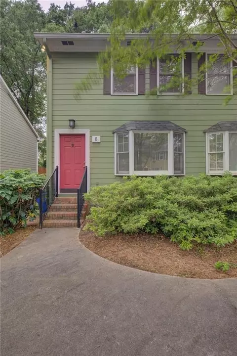 6 Holly Downs Ct NW, Atlanta, GA 30318