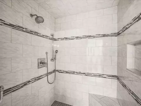Bath - 4643 River Ct, Peachtree Corners, GA 30097 photo 5 of 8