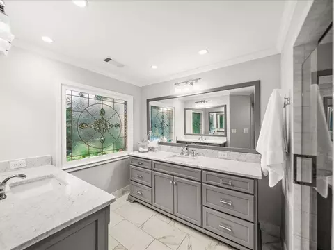 Bath - 4643 River Ct, Peachtree Corners, GA 30097 photo 4 of 8