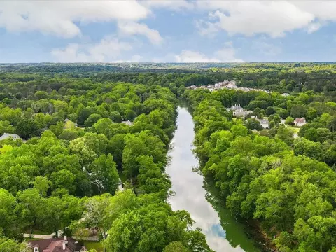 View/Area - 4643 River Ct, Peachtree Corners, GA 30097 photo 2 of 4