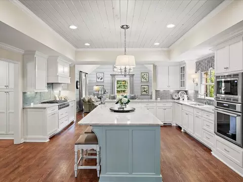 Kitchen - 4643 River Ct, Peachtree Corners, GA 30097 photo 9 of 12