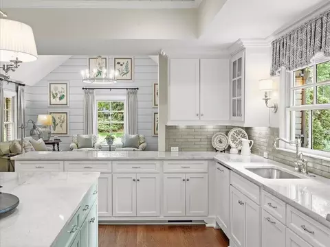 Kitchen - 4643 River Ct, Peachtree Corners, GA 30097 photo 7 of 12