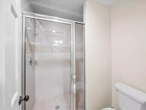 Bath - 4643 River Ct, Peachtree Corners, GA 30097 photo 7 of 8