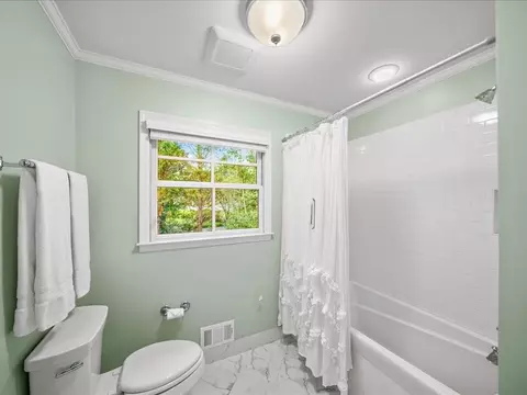 Bath - 4643 River Ct, Peachtree Corners, GA 30097 photo 3 of 8