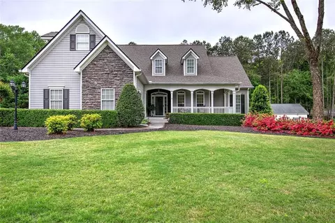 18 Spring Lake Trl NE, White, GA 30184