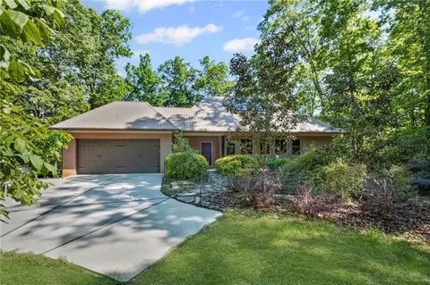 6324 Chesla Dr, Gainesville, GA 30506