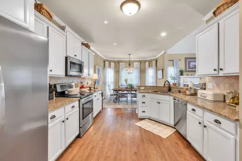 Kitchen - 3125 Flatbottom Dr, Dacula, GA 30019 photo 6 of 8