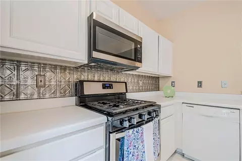 3746 Berkeley Xing, Duluth, GA 30096 photo 12