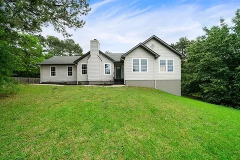61 Brenda Ct, Newnan, GA 30265