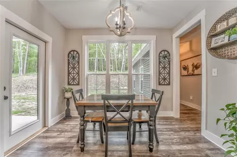 Dining - 555 E Valley Rd NE, Rydal, GA 30171 photo 1 of 4