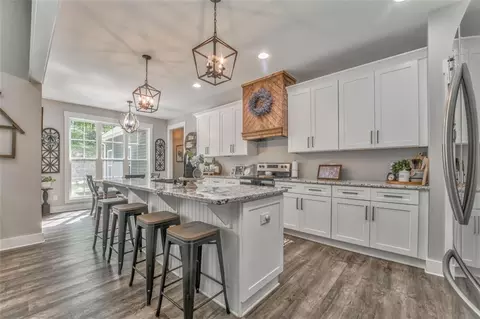 Kitchen - 555 E Valley Rd NE, Rydal, GA 30171 photo 3 of 5