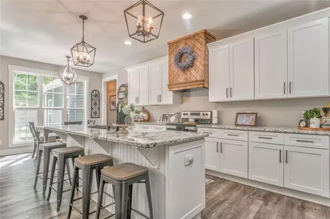 Kitchen - 555 E Valley Rd NE, Rydal, GA 30171 photo 1 of 5