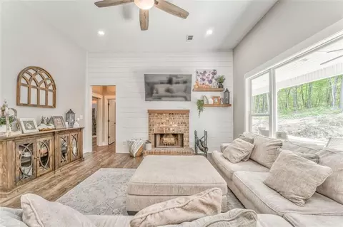 Living - 555 E Valley Rd NE, Rydal, GA 30171 photo 4 of 5