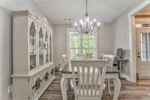 Dining - 555 E Valley Rd NE, Rydal, GA 30171 photo 2 of 4