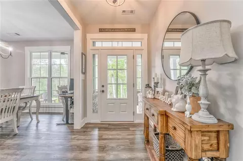 Entry Way - 555 E Valley Rd NE, Rydal, GA 30171 photo 4 of 6