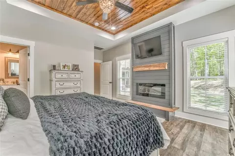Bedroom - 555 E Valley Rd NE, Rydal, GA 30171 photo 3 of 11