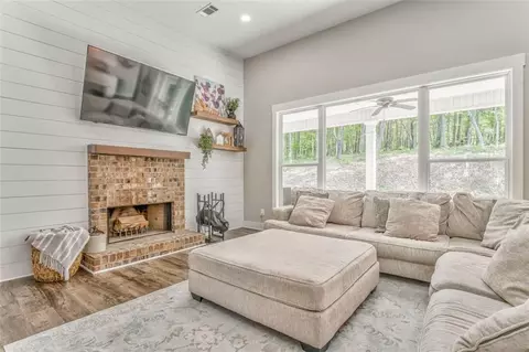 Living - 555 E Valley Rd NE, Rydal, GA 30171 photo 2 of 5
