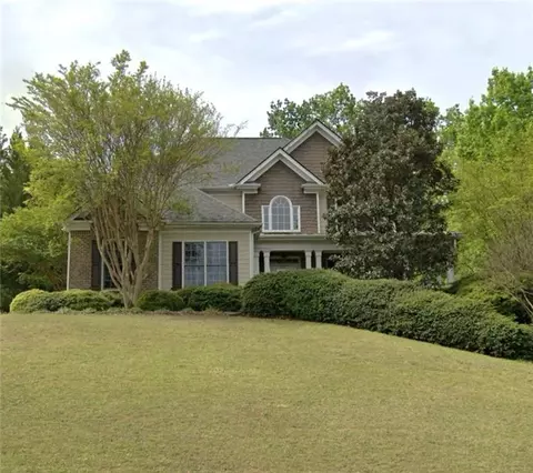 8005 Willow Pt, Gainesville, GA 30506