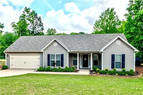 1945 Diamond Ridge Dr, Statham, GA 30666