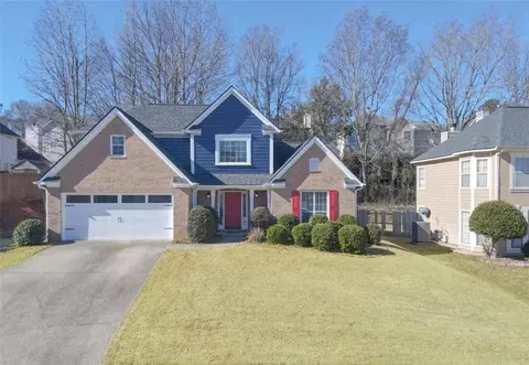 690 Winding River Dr, Lawrenceville, GA 30046