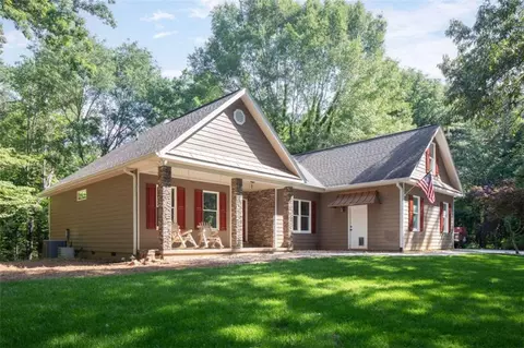 299 Landrum Rd, Dawsonville, GA 30534