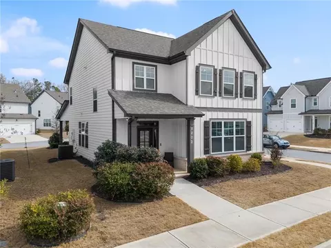 5202 Blake Br, Flowery Branch, GA 30542