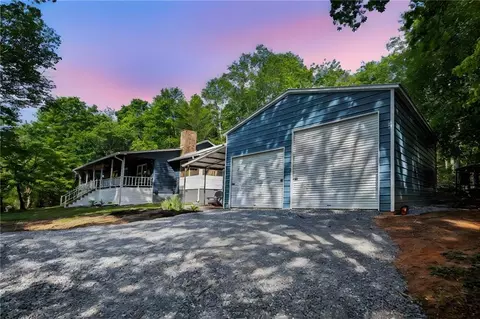 211 Phillips St, Clarkesville, GA 30523 photo 2