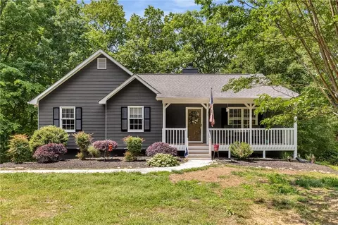 588 Peachtree Dr SE, White, GA 30184