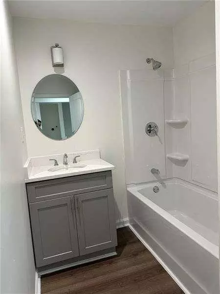 Bath - 52 Scott St, Toccoa, GA 30577 photo 1 of 3
