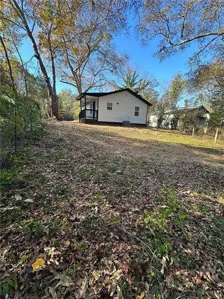 Exterior - 52 Scott St, Toccoa, GA 30577 photo 2 of 3