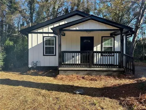 52 Scott St, Toccoa, GA 30577