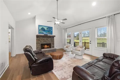 Living - 375 Spring Field Dr, Clarkesville, GA 30523 photo 2 of 2