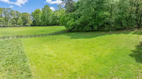 Exterior - 375 Spring Field Dr, Clarkesville, GA 30523 photo 4 of 5