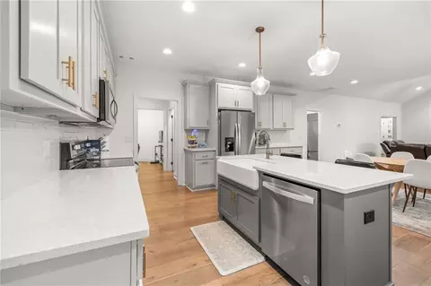 Kitchen - 375 Spring Field Dr, Clarkesville, GA 30523 photo 2 of 3