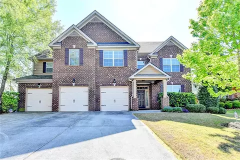556 Georgia Cir, Loganville, GA 30052