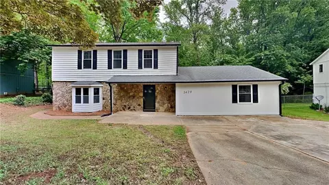 5429 Martins Crossing Rd, Stone Mountain, GA 30088
