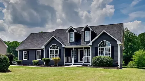 776 Coleen Dr, Winder, GA 30680