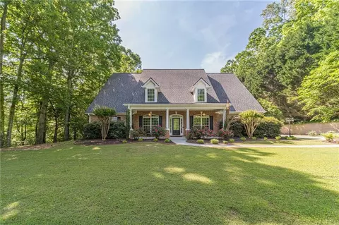1609 Holly Ridge Dr, Loganville, GA 30052