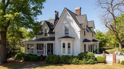 109 N Cave Spring St, Cedartown, GA 30125