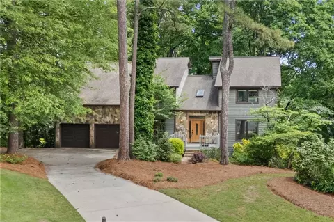 1498 Camp Point Ct NE, Roswell, GA 30075