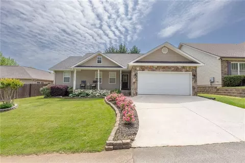 221 Legacy Dr, Demorest, GA 30535