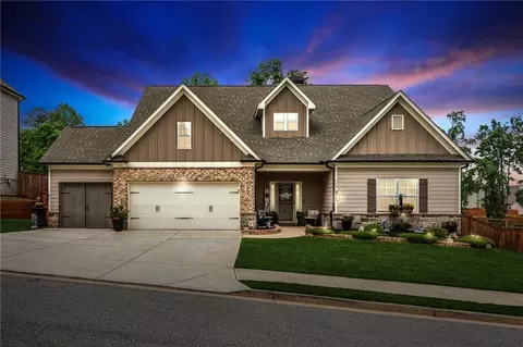 240 Parkers Pl, Hoschton, GA 30548