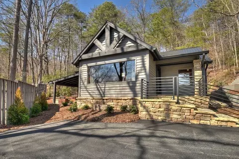 283 Cherokee Cir, Ellijay, GA 30536