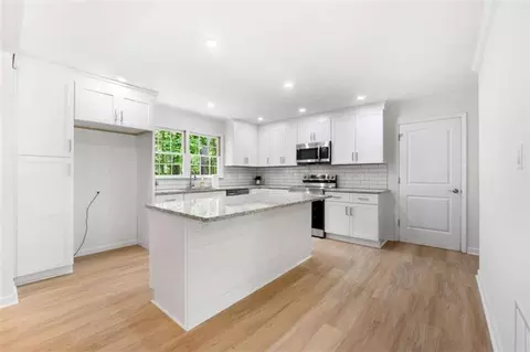Kitchen - 854 Hickory Ridge Dr, Jackson, GA 30233 photo 1 of 3