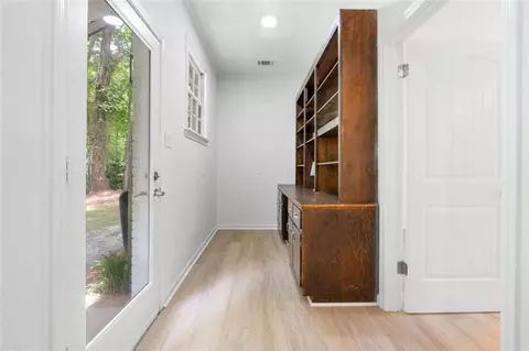 Entry Way - 854 Hickory Ridge Dr, Jackson, GA 30233 photo 3 of 3