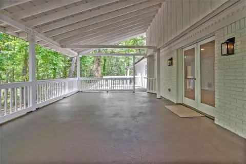 Exterior - 854 Hickory Ridge Dr, Jackson, GA 30233 photo 9 of 11