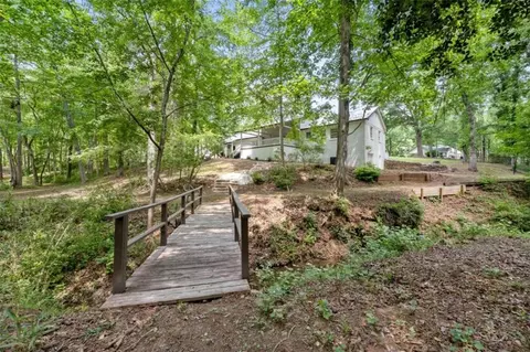 Exterior - 854 Hickory Ridge Dr, Jackson, GA 30233 photo 6 of 11