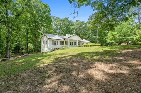 Exterior - 854 Hickory Ridge Dr, Jackson, GA 30233 photo 2 of 11