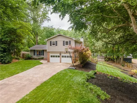 287 W Wind Dr, Lilburn, GA 30047