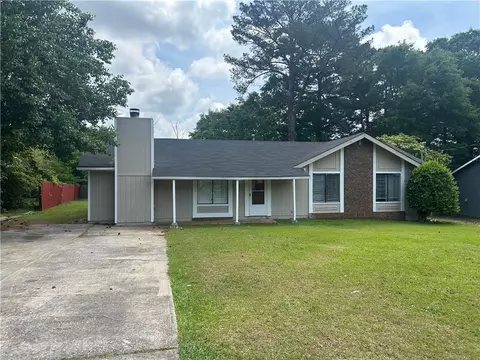8922 Gatewood Cir, Jonesboro, GA 30238